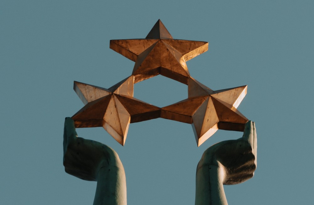 Image of a stars to represent reviews. A welcoming image for our visitors who came for deals and promo codes.